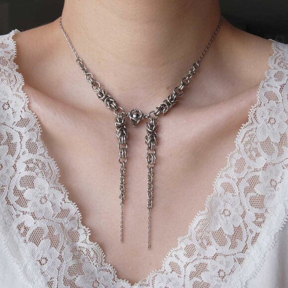 Gothic chainmail butterfly bow silver rosary necklace with a small silver chain - Picture 3 of 8